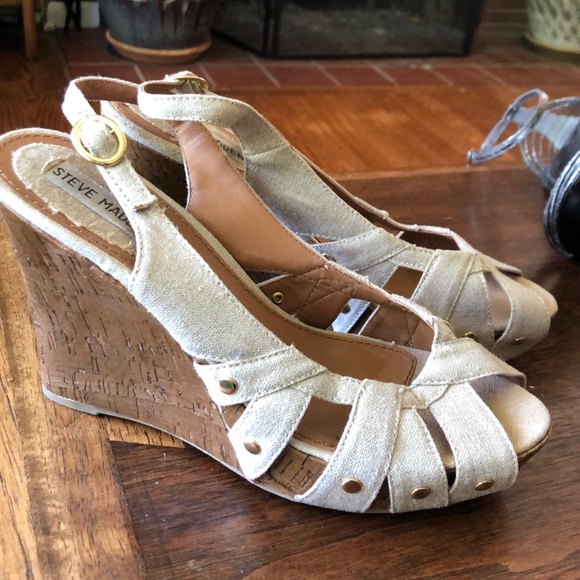 Steve Madden Shoes - Steve Madden gold linen cork wedges